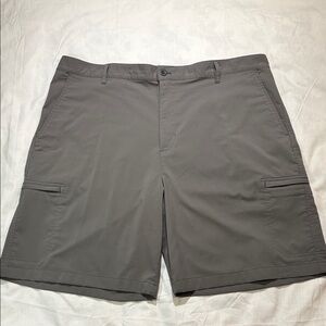 Chaps Men’s Grey Golf Shorts Size 42W Flat Front Performance Casual EUC